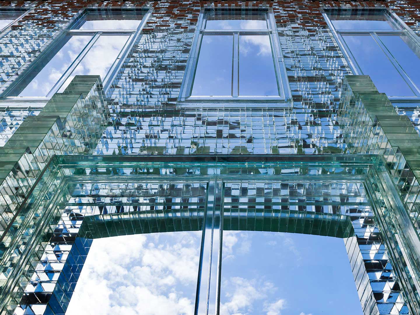 Casas de Cristal obra de arquitectura con mucho vidrio