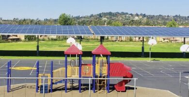 escuelas con paneles solares