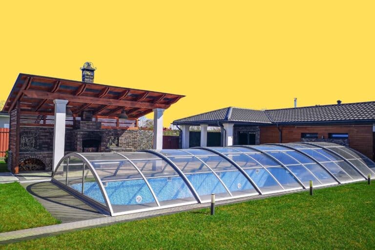 cubiertas para piscinas: Altas, bajas, fijas o telescópicas y todas sus características