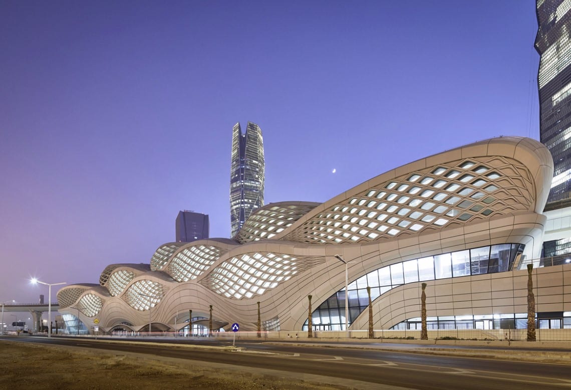 estación tren construcción edificios modernos