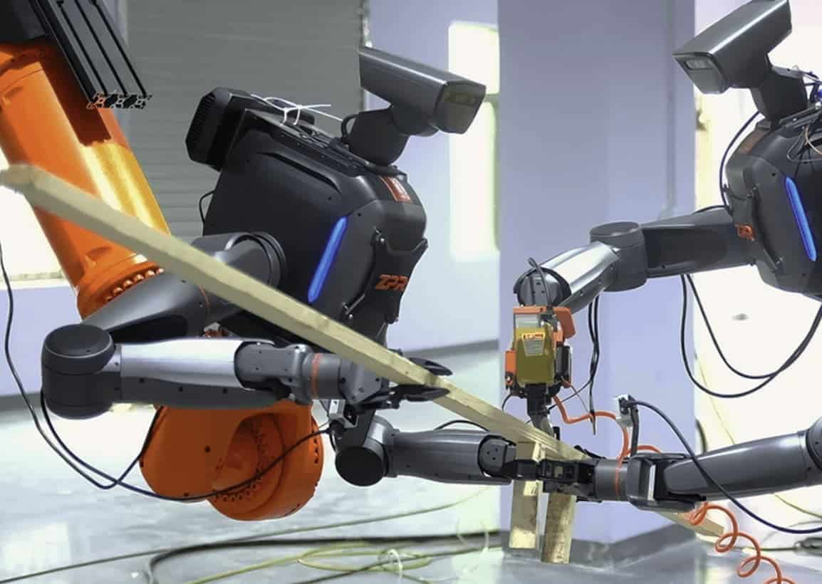 Robots that use construction tools